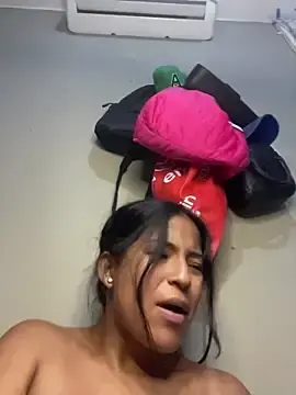 LeahBar  live sex cam
