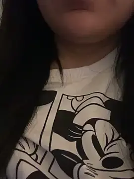 Quiqui28  live sex cam