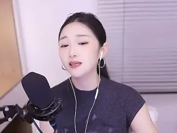 Singer-muzi  live sex cam