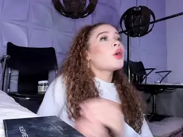 _LittleLia  live sex cam