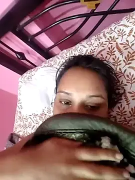 Floraqueen2169  live sex cam