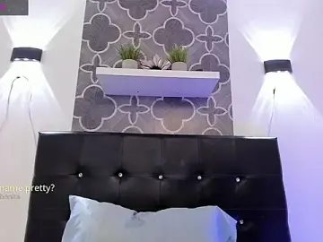 Katybabyg  live sex cam