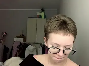 Makeyousense  live sex cam