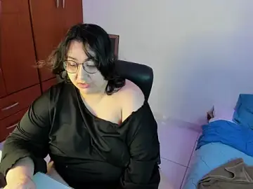 Moira_smiler  live sex cam
