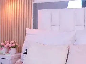 Sara_goddess01  live sex cam