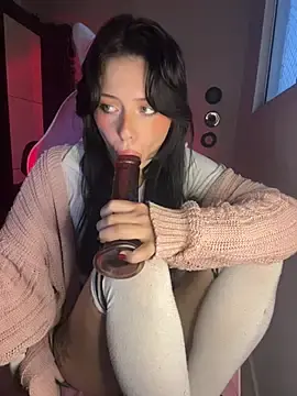 Alaskahosh  live sex cam