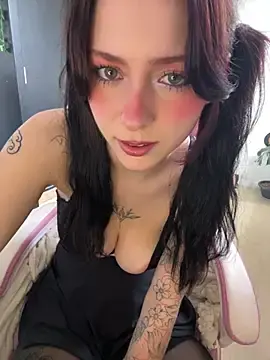 Alaskahosh  live sex cam