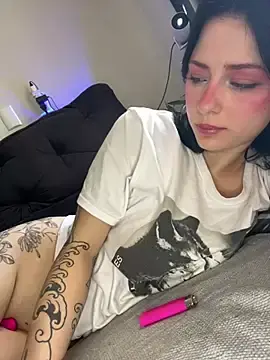 Alaskahosh  live sex cam
