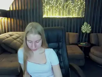 Alina_Blonde  live sex cam