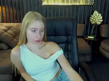 Alina_Blonde  live sex cam