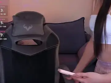 CarolineGuthrie  live sex cam