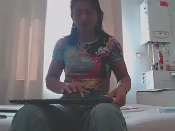 QueenMuscles  live sex cam