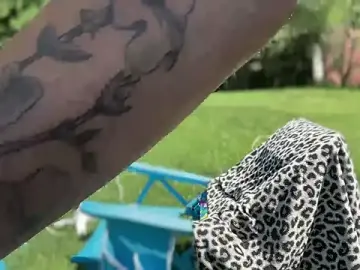 SpaceCowWhore  live sex cam