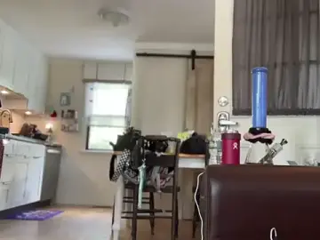 SpaceCowWhore  live sex cam
