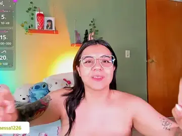 Maddy_rosse12  live sex cam
