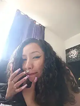 Wolfamara  live sex cam