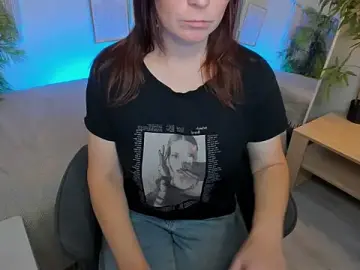ZoeEast  live sex cam