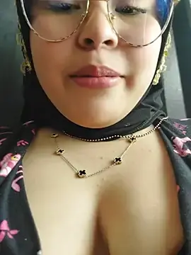 Elinaax  live sex cam