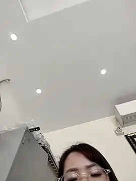 Lynh_cute24  live sex cam