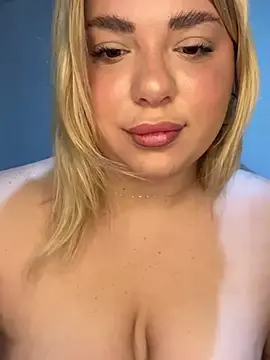 Cutestsnoww  live sex cam