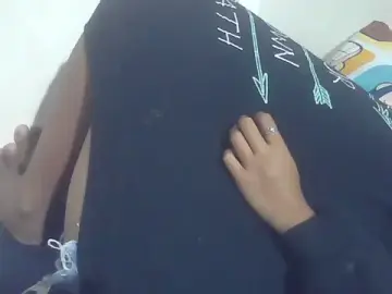 Lovelypinay31xx  live sex cam