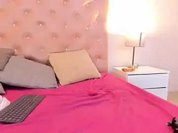 PaulinasaeEnz  live sex cam
