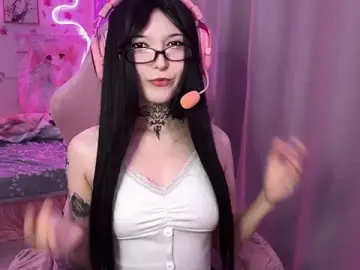 Yanderewaif_u  live sex cam