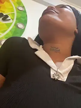 CrystalBrooke3x  live sex cam