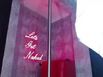 CrystalBrooke3x  live sex cam