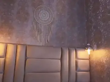 CrystalBrooke3x  live sex cam