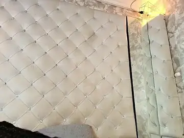 CrystalBrooke3x  live sex cam