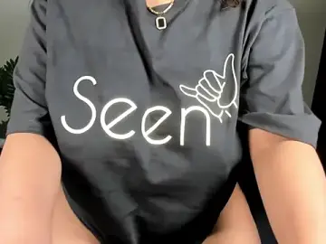 Jiyahot62  live sex cam