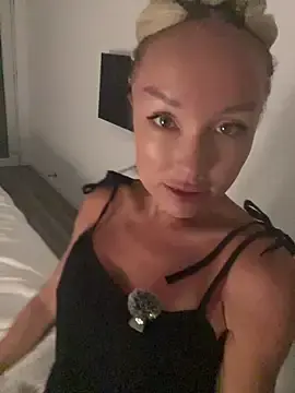 AvaSultry  live sex cam