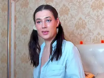 JuliaHunts  live sex cam