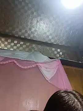 Reeoo-93  live sex cam