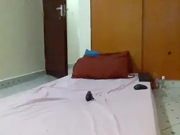 Busty-Booty  live sex cam