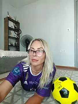 ElenabonyX  live sex cam