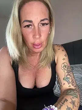Krystal_N  live sex cam