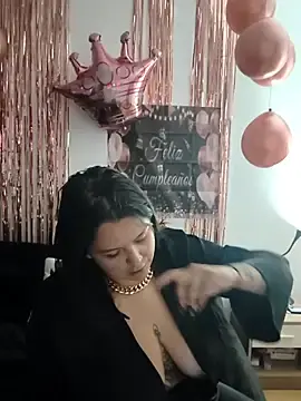 Bigbooty-30  live sex cam