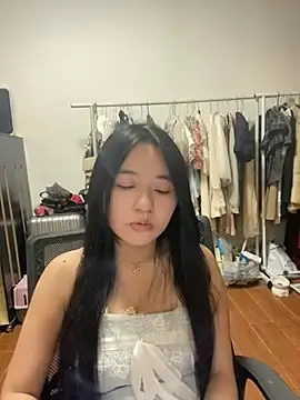 Summer-a  live sex cam