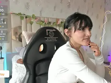 Cloee_tay1  live sex cam