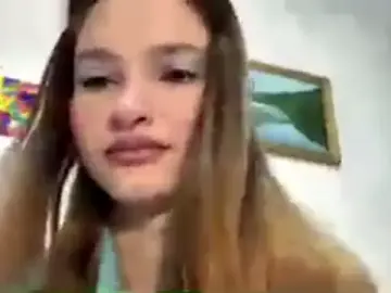 HeIen_cute  live sex cam