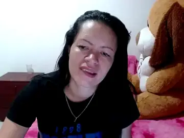 Cristal_w  live sex cam