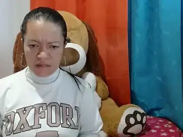 Cristal_w  live sex cam