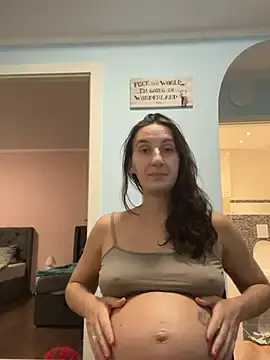 EmiliaLyn  live sex cam