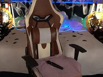 FoxyShy  live sex cam