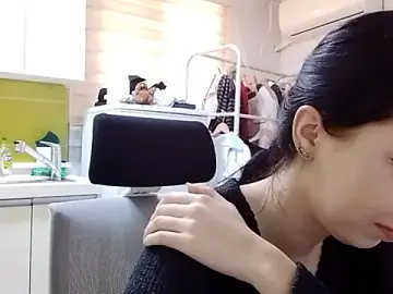 LeonoreCriger  live sex cam