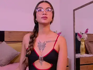 CassieMills  live sex cam