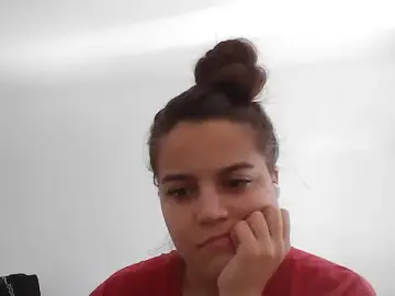 Di_Gi  live sex cam