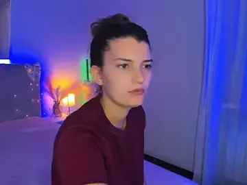 Laura_Leee  live sex cam